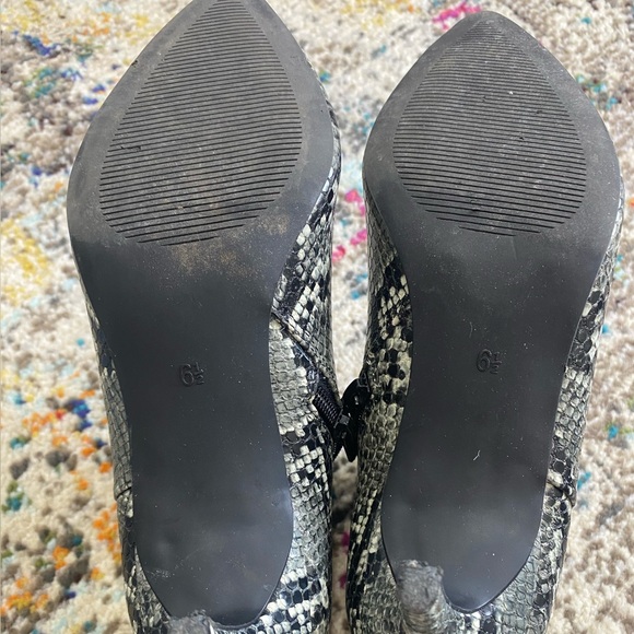 Ann Taylor Snake Python Skin bootie stiletto SZ 6.5 - Picture 6 of 9